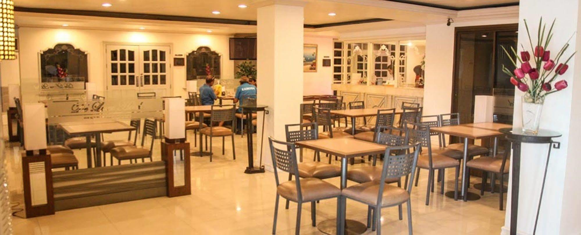 De Luxe Hotel Cagayan de Oro Luaran gambar