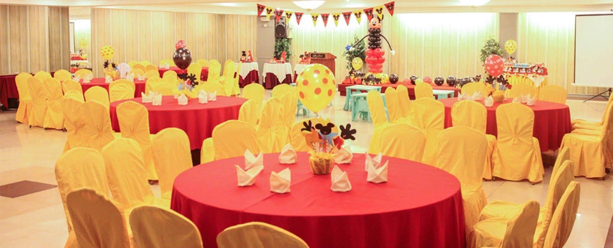 De Luxe Hotel Cagayan de Oro Luaran gambar