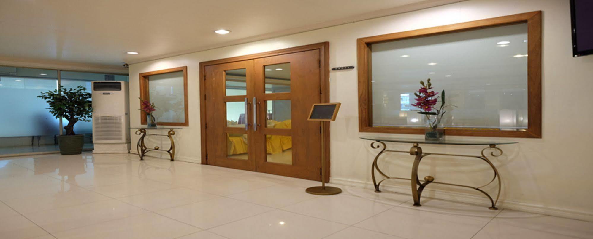 De Luxe Hotel Cagayan de Oro Luaran gambar